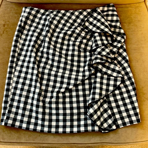 Checked cute ruffle skirt - Picture 1 of 3
